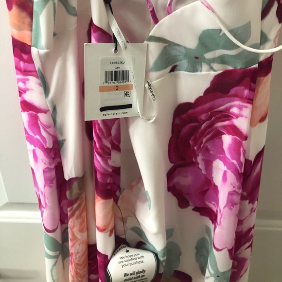 Long formal floral gown - Picture 4 of 8